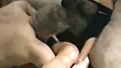Drăgălașă adolescentă roșcată îi place să fie trasă de perete